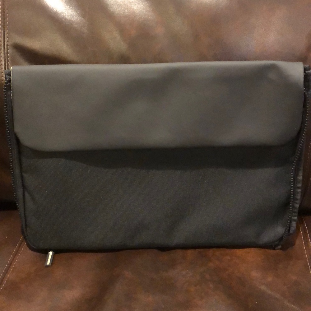 Office to go laptop bag organizer